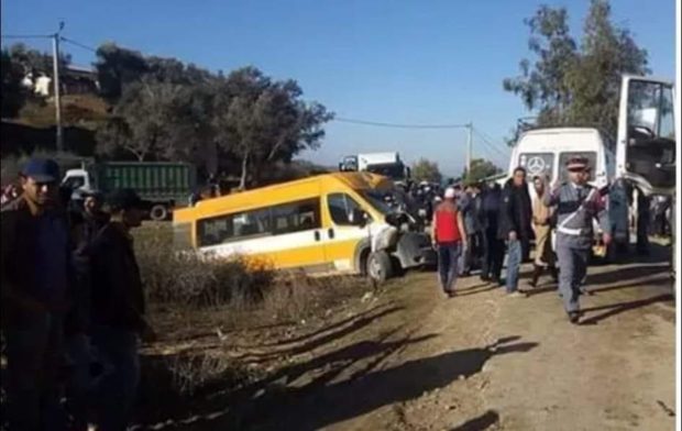 فاجعة في وزان.. وفاة تلميذة إثر سقوطها من حافلة للنقل المدرسي
