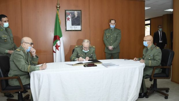 بسبب خروقات وتجاوزات خطيرة.. إقالة رئيس المخابرات الجزائرية