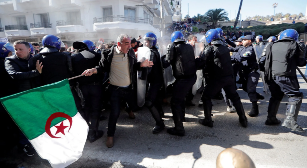 القمع/ الاعتقالات/ الاضطهاد.. تنديد بـ”الترهيب” السائد في الجزائر