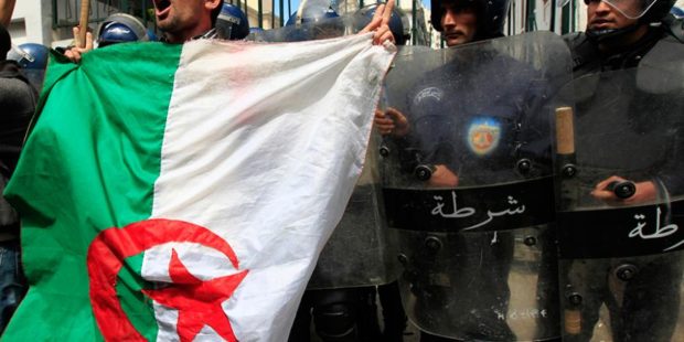 الجزائر.. 260 شخصا توبعوا بالإرهاب دون أن يشاركوا في أية أعمال عنف!