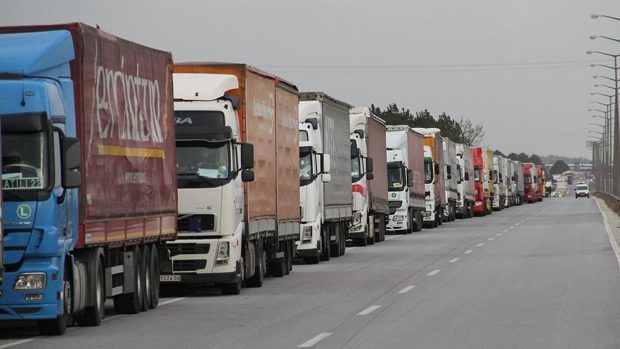 لسد الخصاص في العمالة.. إسبانيا تقرر تدريب وتوظيف سائقي شاحنات مغاربة
