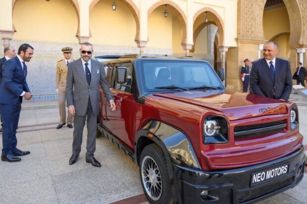الرباط.. جلالة الملك يترأس حفل تقديم نموذج سيارة أول مُصَنع مغربي