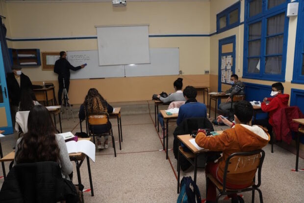باي باي الفرنسية.. المغرب يعتمد اللغة الإنجليزية في التعليم الإعدادي بدءا من الموسم الدراسي المقبل
