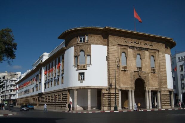 أبناك تخلفت عن اعتماد قرار بنك المغرب.. تعثر خدمة التحويلات المالية الفورية يصل إلى البرلمان