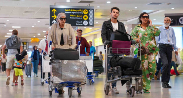 مع قرب عطلة الصيف.. غلاء تذاكر السفر يقلق مغاربة العالم