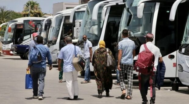 نقابي: تلويح الحكومة بوقف دعم مهنيي النقل أشعل أسعار تذاكر السفر قبيل العيد