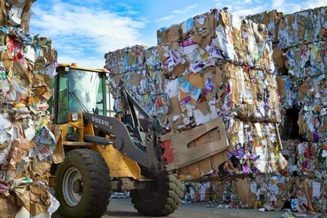 قضية تهريب آلاف الأطنان من النفايات الإسبانية إلى المغرب.. ريحتها وصلات للبرلمان