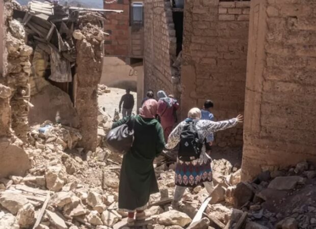 حث على زجر المعتدين.. “ربيع الكرامة” يدعو إلى حماية النساء ضحايا الزلزال من الاستغلال