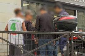 من بين ضحاياهم أطفال مغاربة.. 6 جزائريين يواجهون تهمة الاتجار بالبشر في فرنسا
