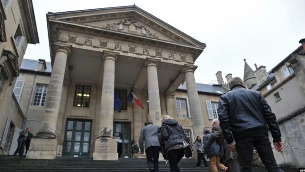 بتهمة الاتجار بقاصرين مغاربة.. أحكام بالسجن على 6 جزائريين في باريس
