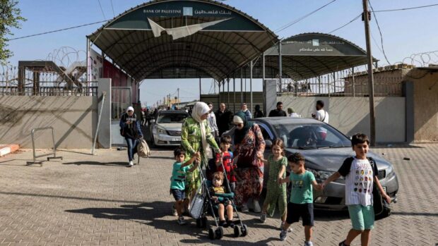وزارة الخارجية: تم إجلاء 289 من المغاربة العالقين في قطاع غزة على 4 دفعات