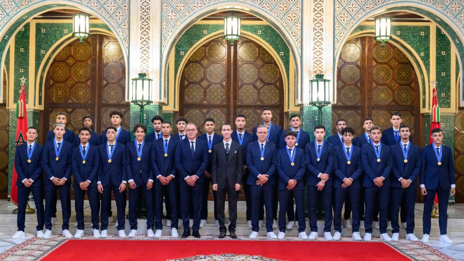 عقب الحفل الذي أقامه جلالته على شرفهم.. “أشبال الأطلس” يعربون عن عميق امتنانهم لجلالة الملك على عنايته السامية بالشباب عقب الحفل الذي أقامه جلالته على شرفهم.. “أشبال الأطلس” يعربون عن عميق امتنانهم لجلالة الملك على عنايته السامية بالشباب